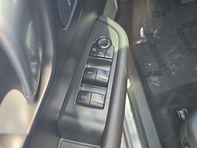 Certified 2025 Buick Enclave Preferred FWD image 17