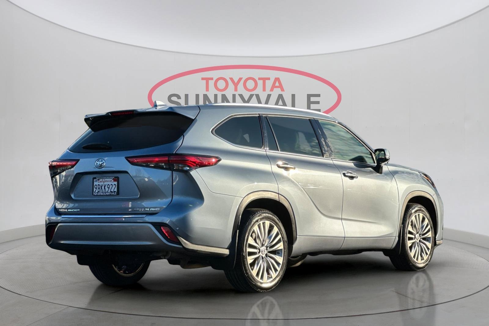 Certified 2022 Toyota Highlander Platinum image 4