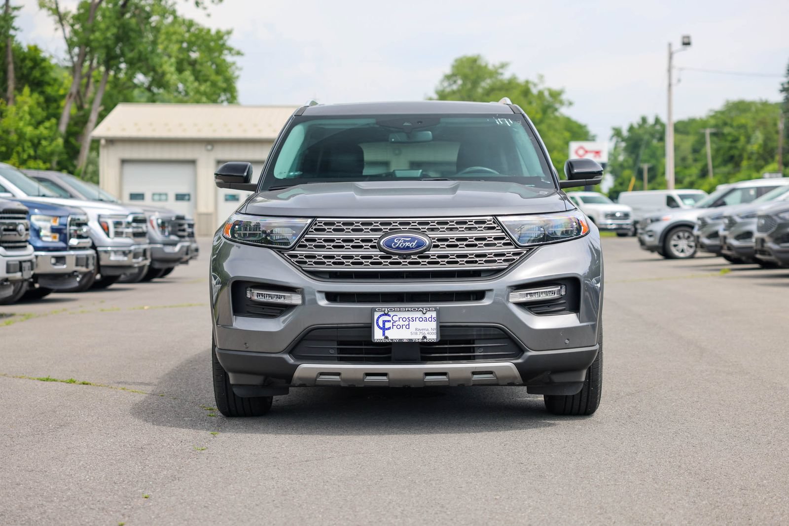 Used 2023 Ford Explorer Limited w/ Limited Technology Package AWD/4WD image 2