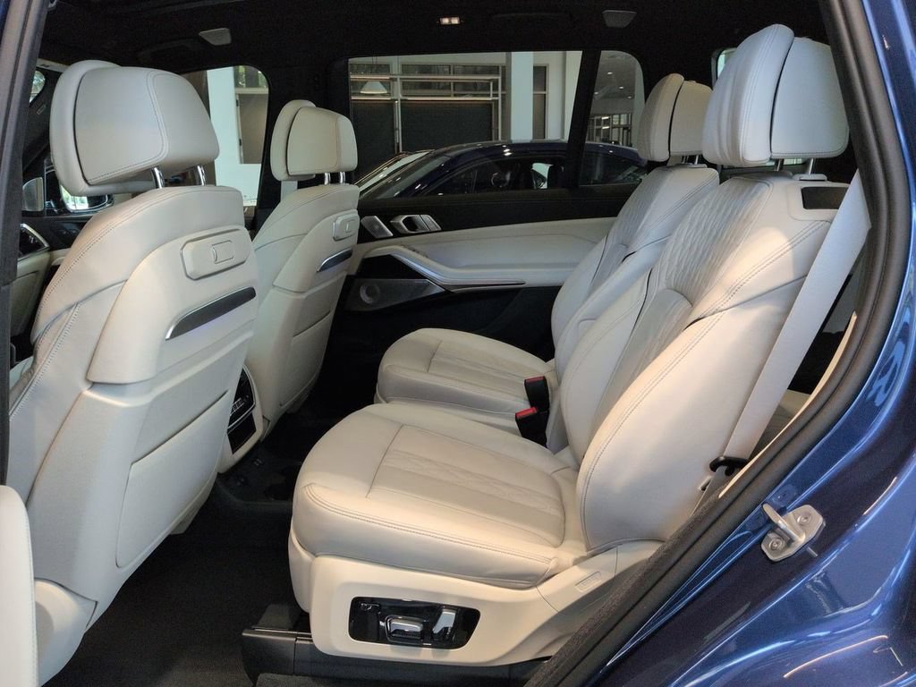 New 2026 BMW ALPINA XB7 AWD/4WD image 13