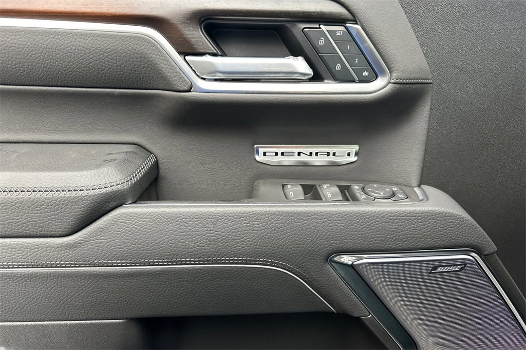 New 2025 GMC Sierra 1500 Denali image 9