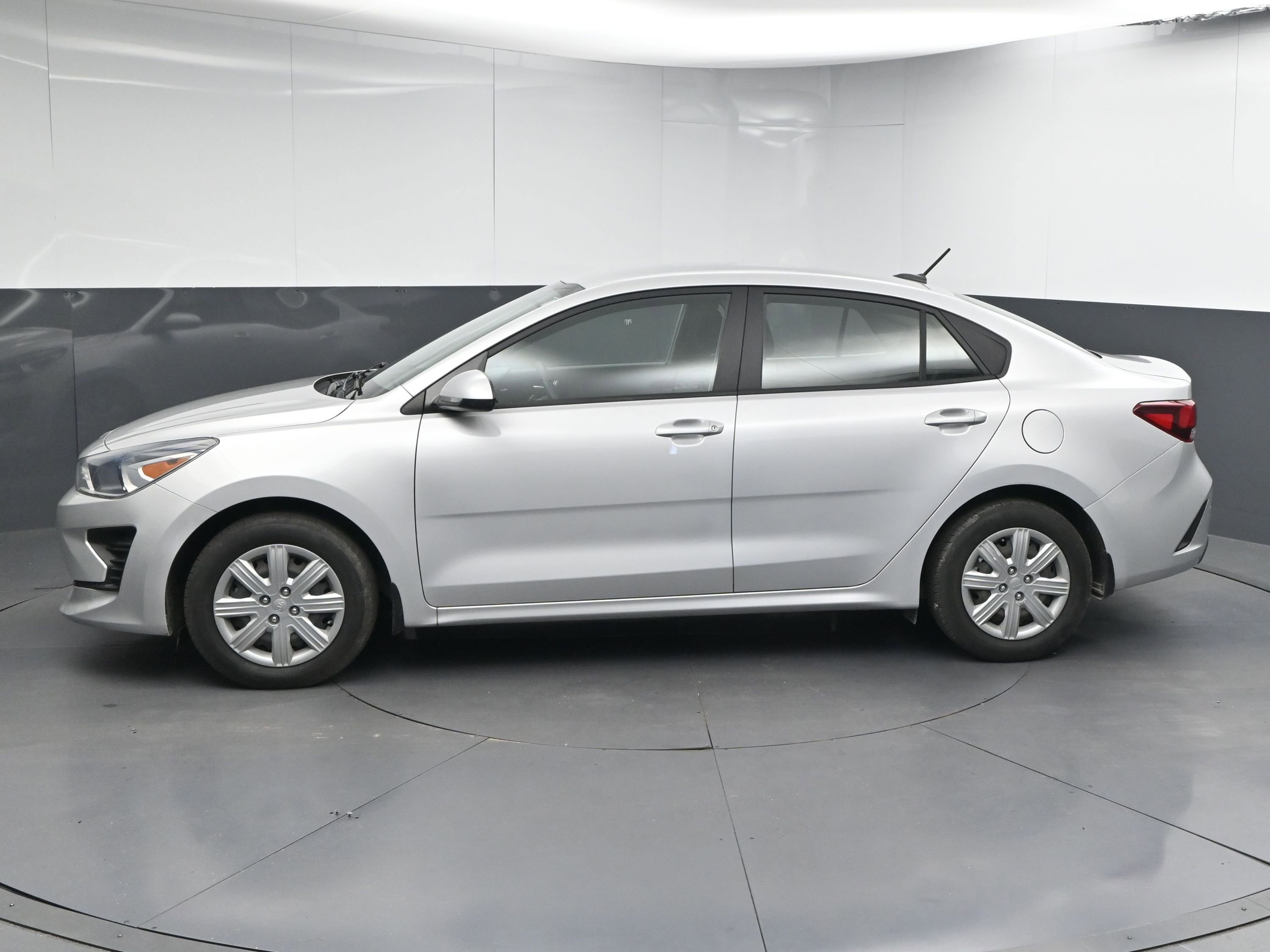 Used 2021 Kia Rio LX image 5