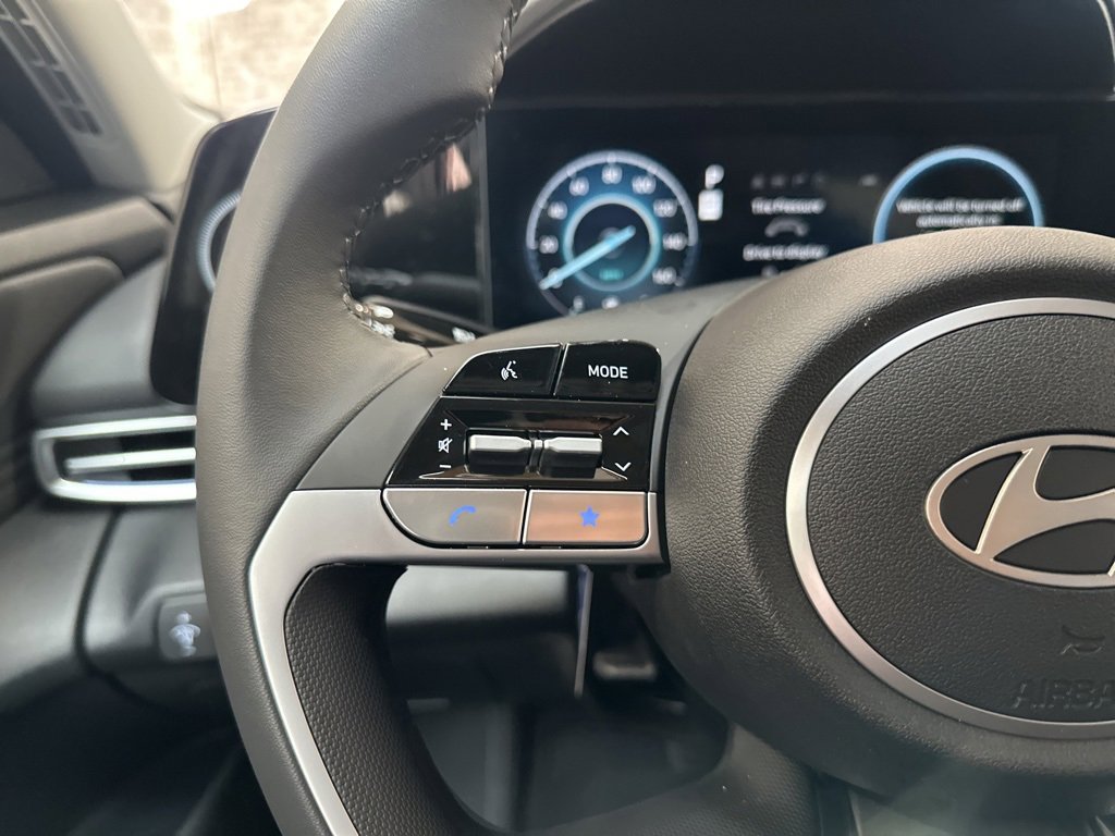 New 2026 Hyundai Elantra Limited image 17