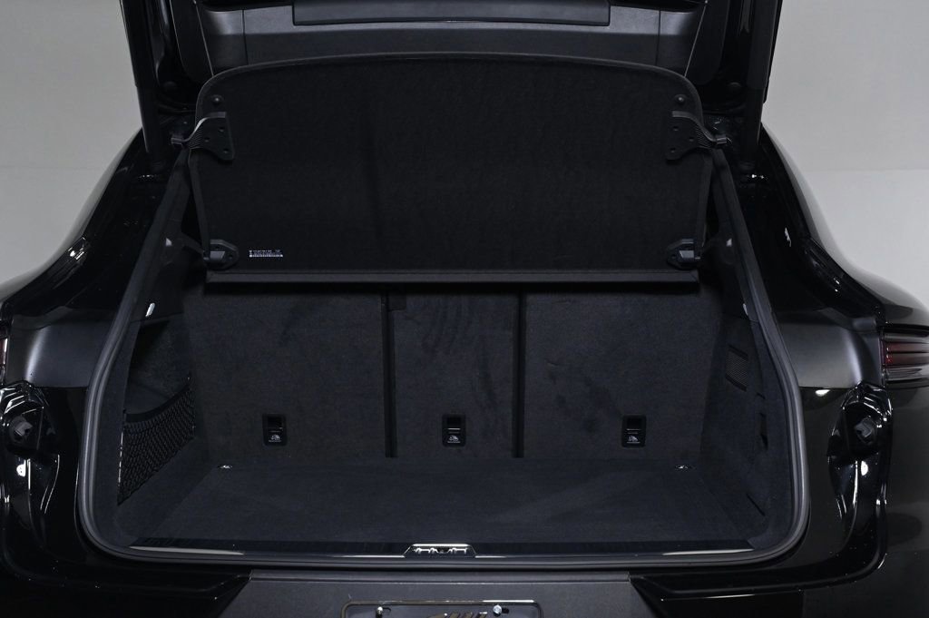 Certified 2025 Porsche Cayenne Coupe image 24