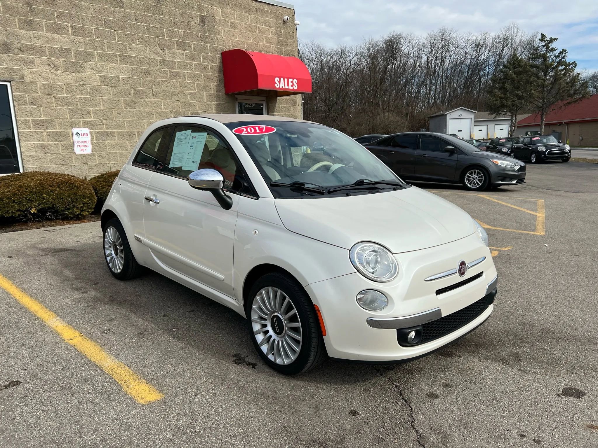 Used 2017 FIAT 500 Lounge image 3