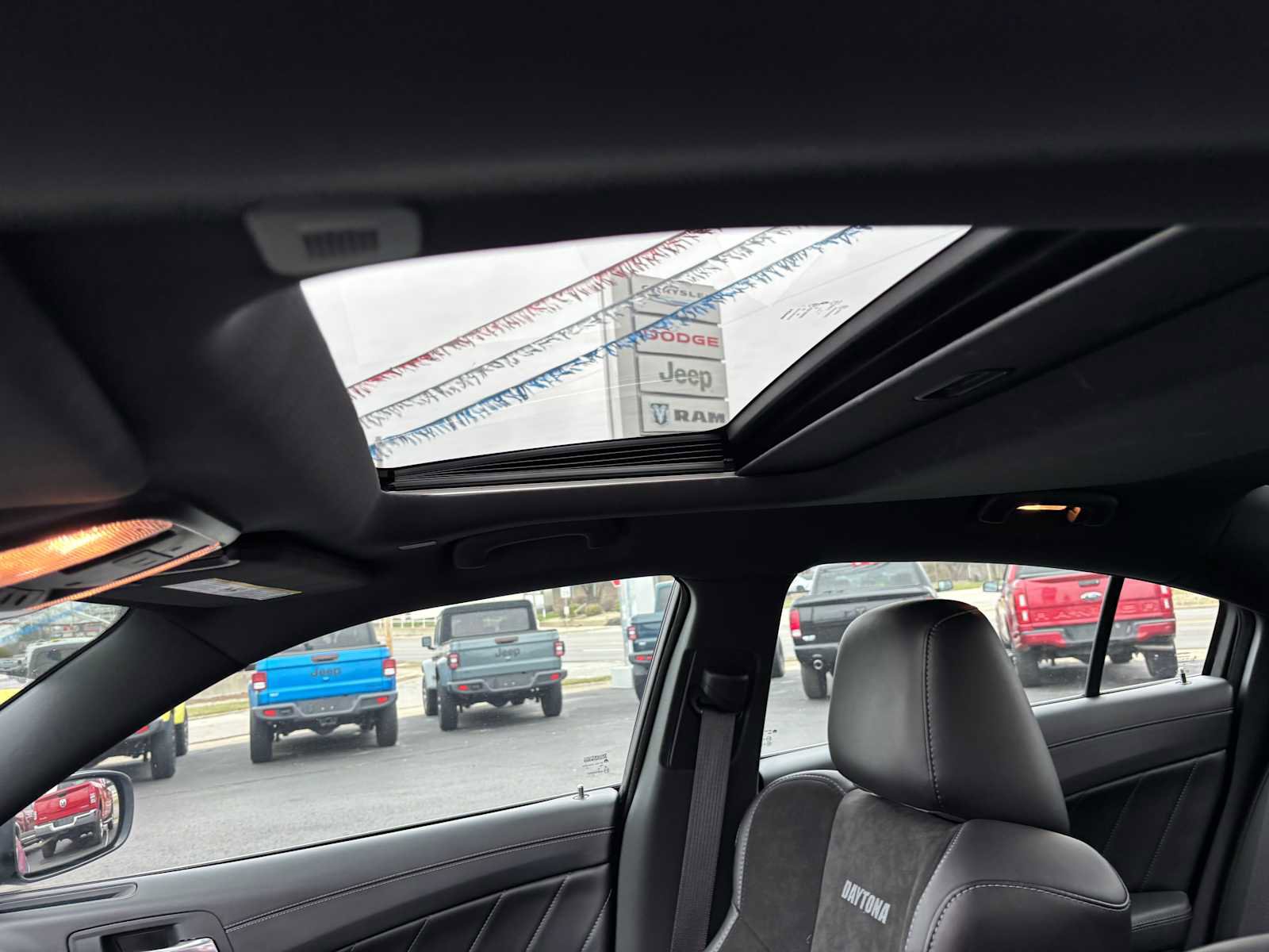 Used 2021 Dodge Charger Scat Pack w/ Daytona Edition Group image 12