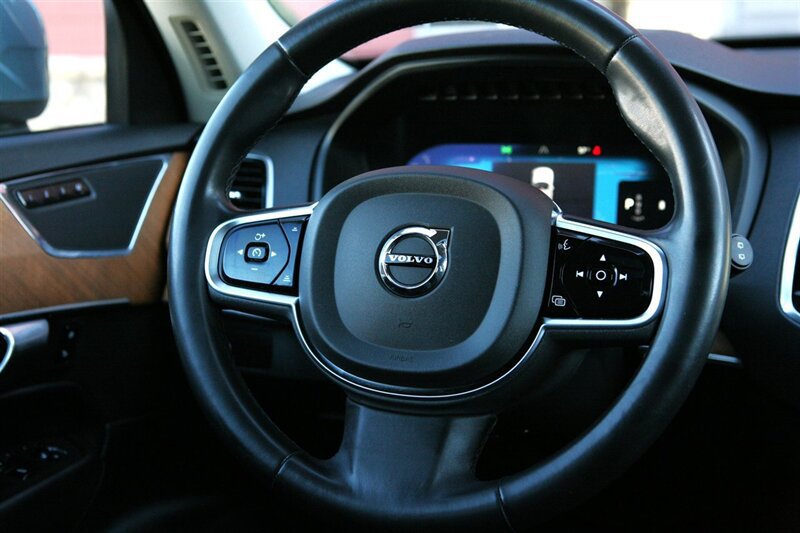 Used 2023 Volvo XC90 B6 Plus AWD/4WD image 22