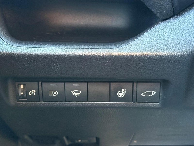 Used 2021 Toyota RAV4 XLE image 30