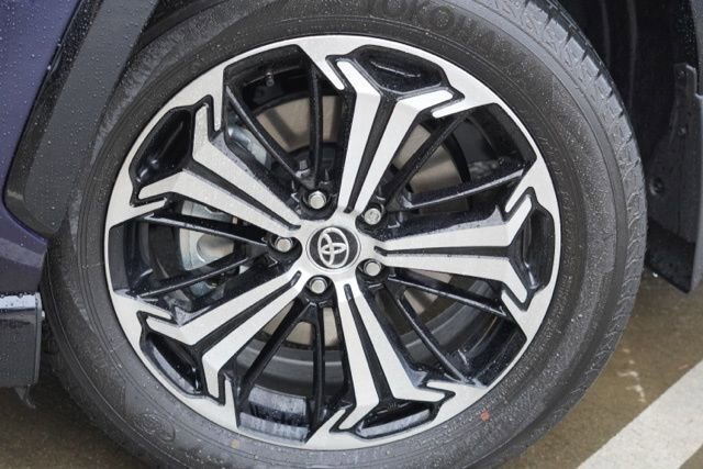 Certified 2025 Toyota RAV4 XSE image 13