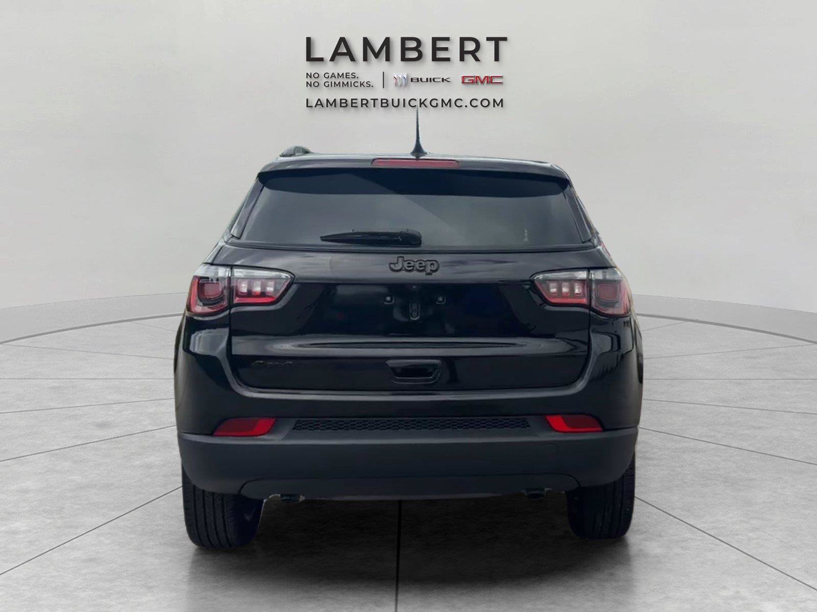 Used 2023 Jeep Compass Latitude w/ Convenience Group AWD/4WD image 4