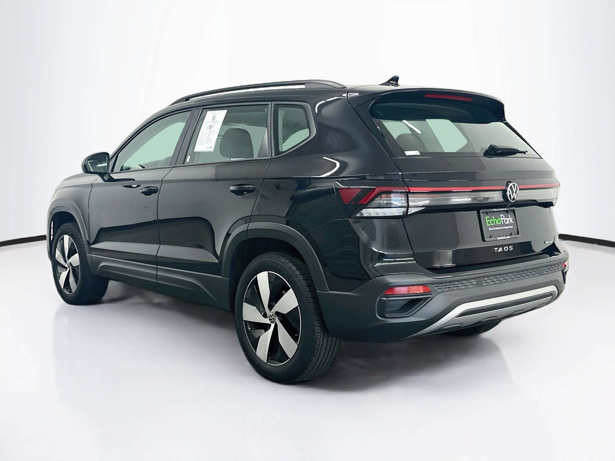 Used 2025 Volkswagen Taos S AWD/4WD image 5