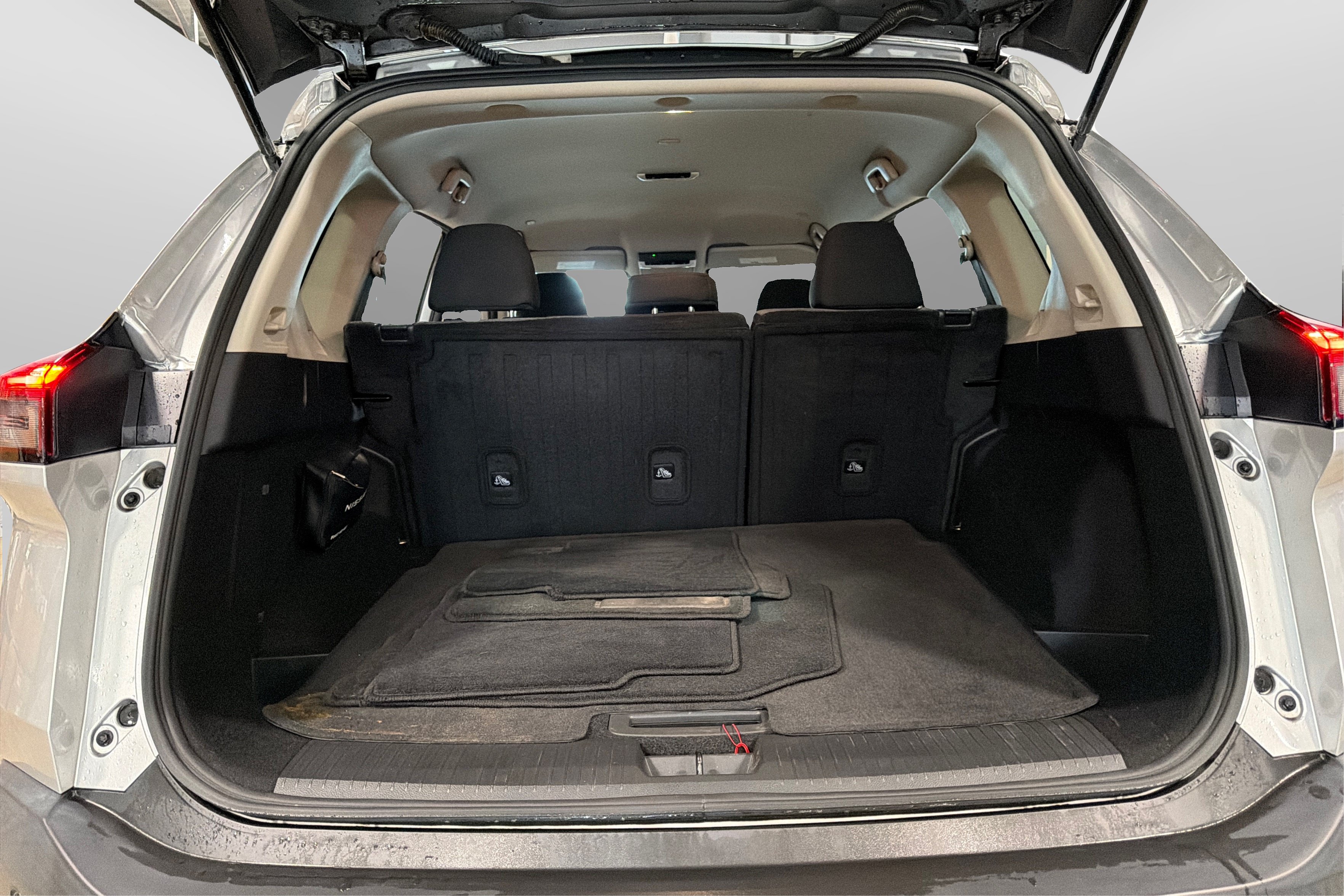 Used 2023 Nissan Rogue SV AWD/4WD image 42