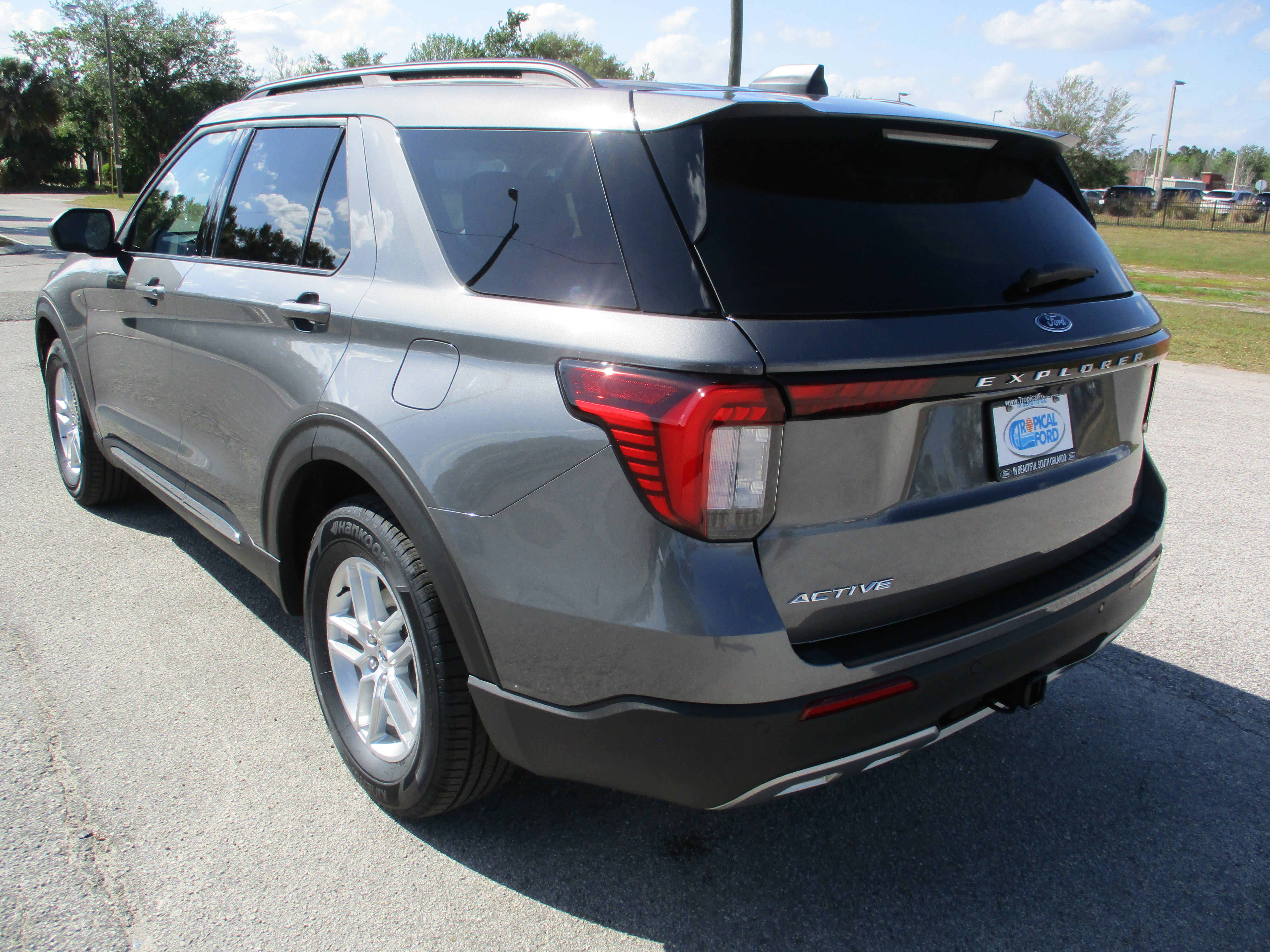 New 2025 Ford Explorer Active w/ Active Comfort Package image 5