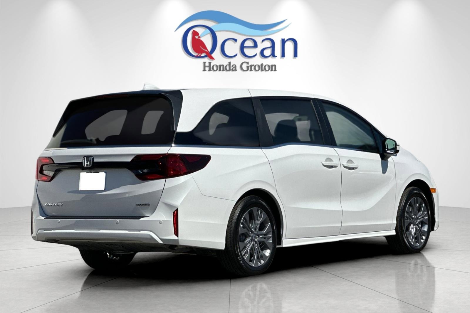 New 2026 Honda Odyssey Touring image 5