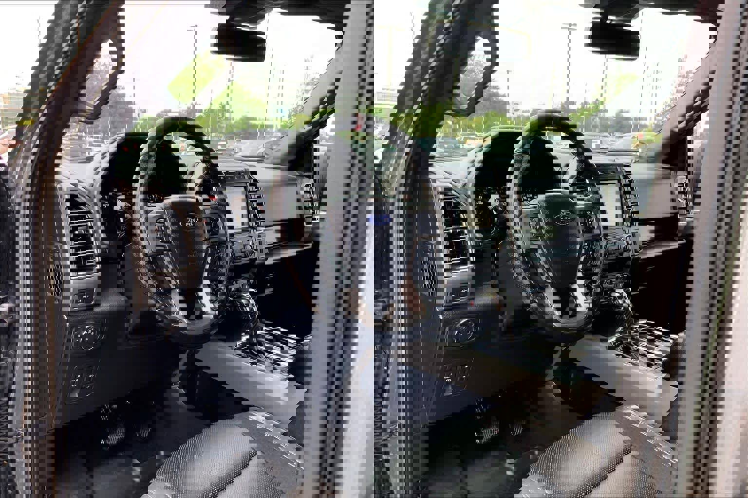 Used 2019 Ford F150 Raptor w/ Equipment Group 802A Luxury image 17