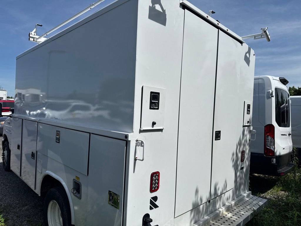 Used 2024 Ford E-350 and Econoline 350 Super Duty w/ Power Windows & Locks Group RWD image 6