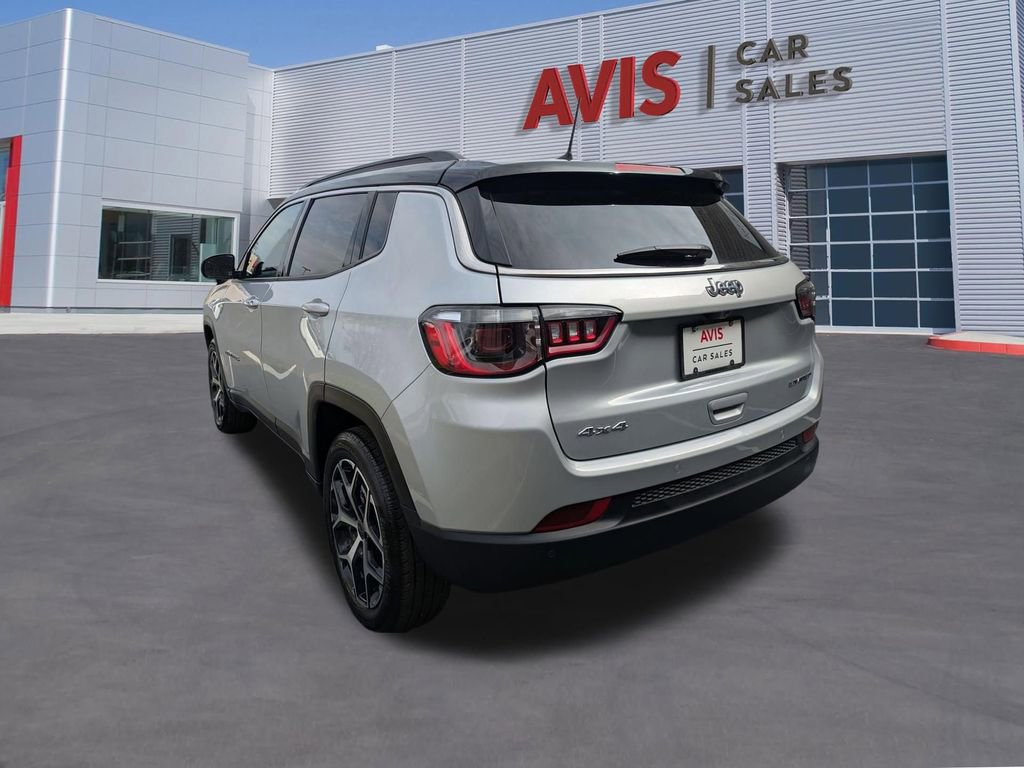 Used 2025 Jeep Compass Limited image 9