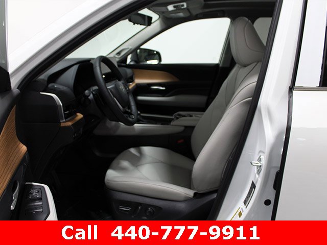 New 2026 Toyota Grand Highlander Platinum image 5
