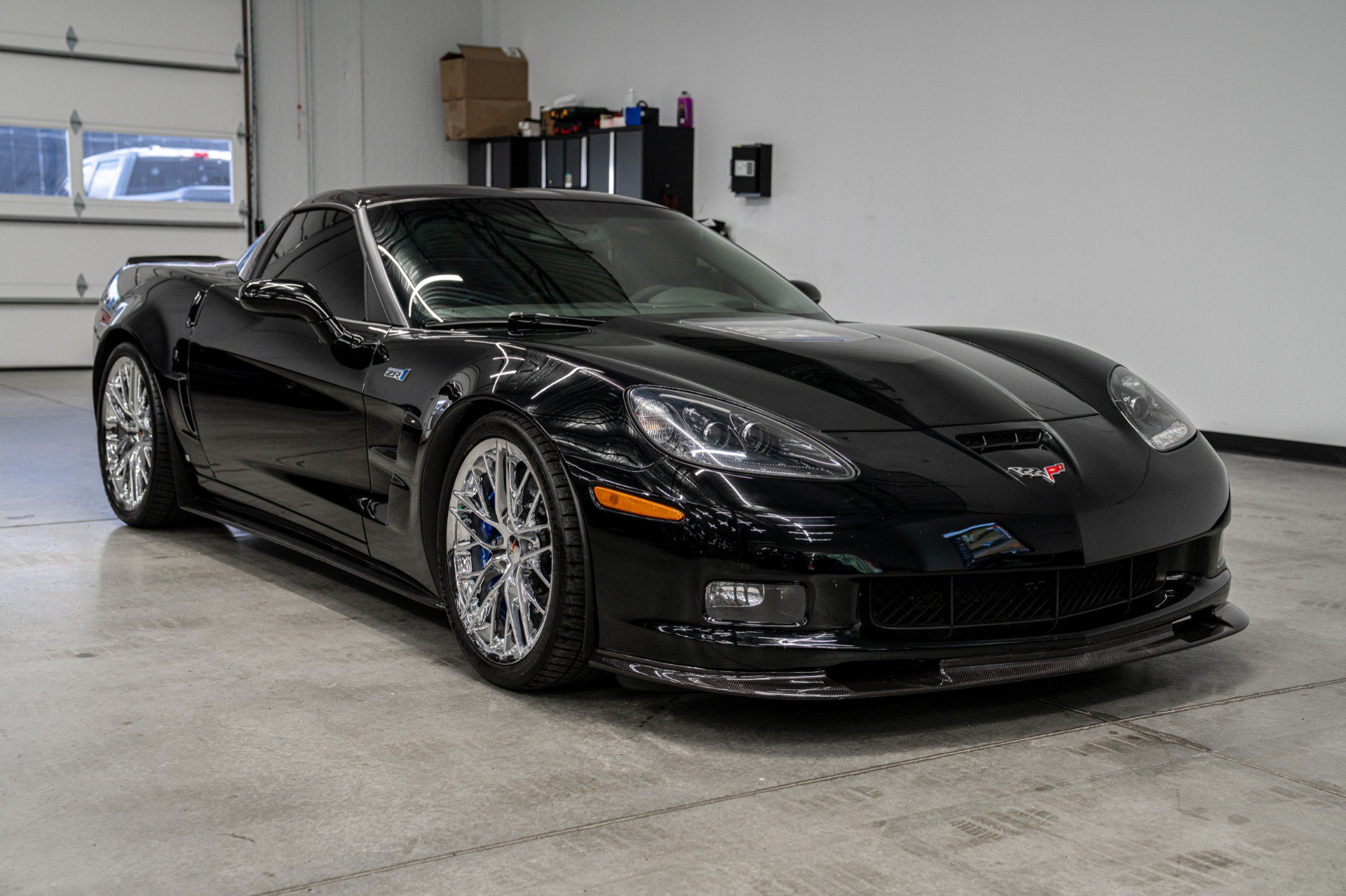 Used 2009 Chevrolet Corvette ZR1 w/ Preferred Equipment Group RWD image 3
