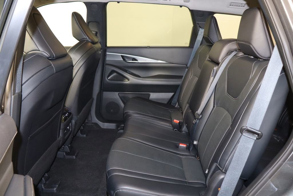 Used 2023 INFINITI QX60 Luxe image 17