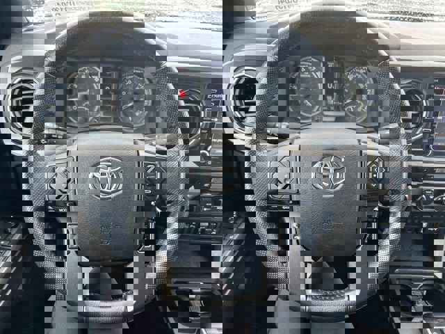 Used 2020 Toyota Tacoma TRD Off-Road w/ Technology Package image 14