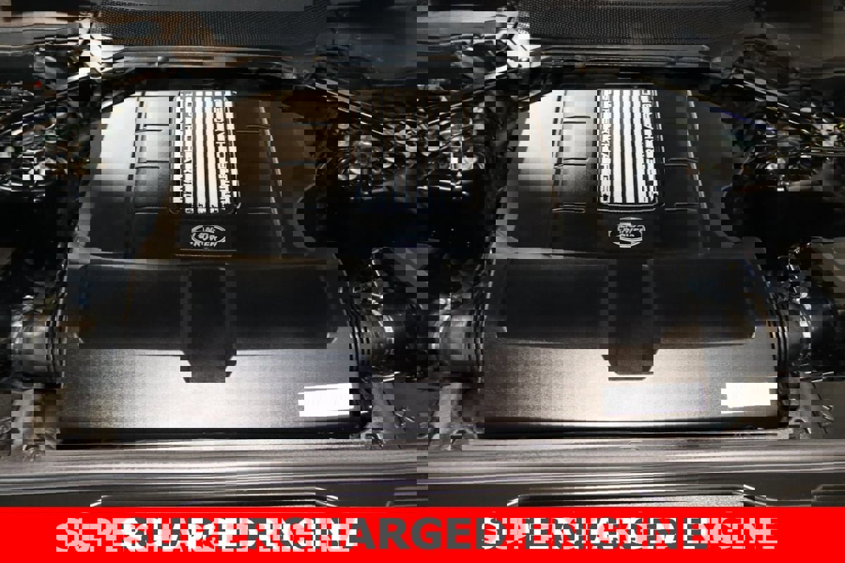 Used 2018 Land Rover Discovery HSE image 17