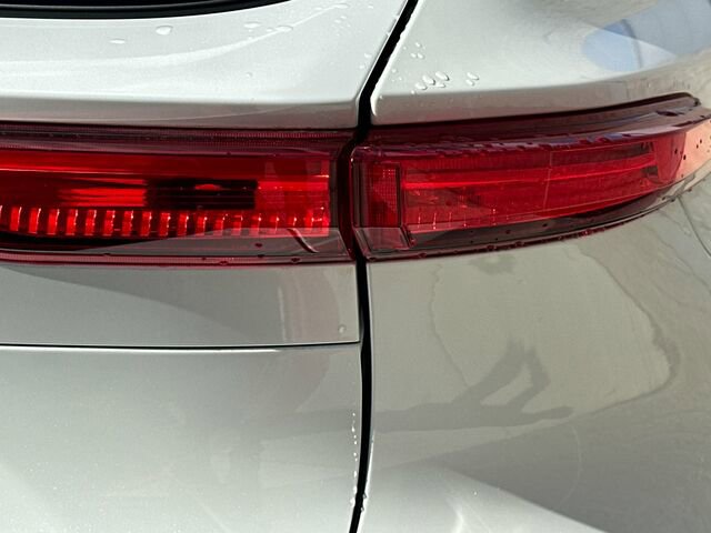 Used 2024 Toyota Venza LE AWD/4WD image 33