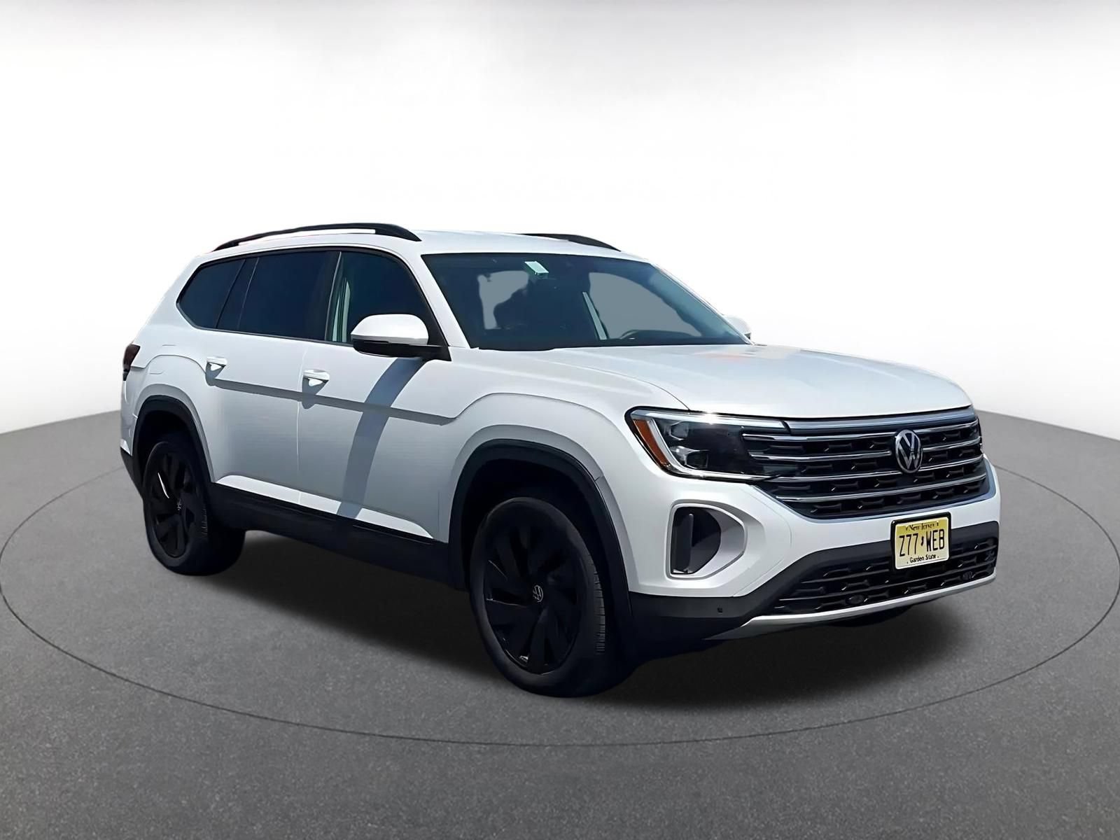 Used 2026 Volkswagen Atlas SE AWD/4WD image 2