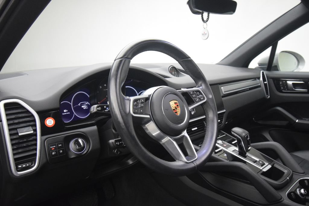Used 2023 Porsche Cayenne Platinum Edition AWD/4WD image 15
