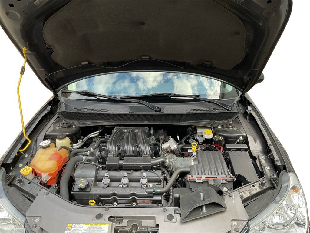 Used 2010 Chrysler Sebring Touring w/ Special Touring Group image 14