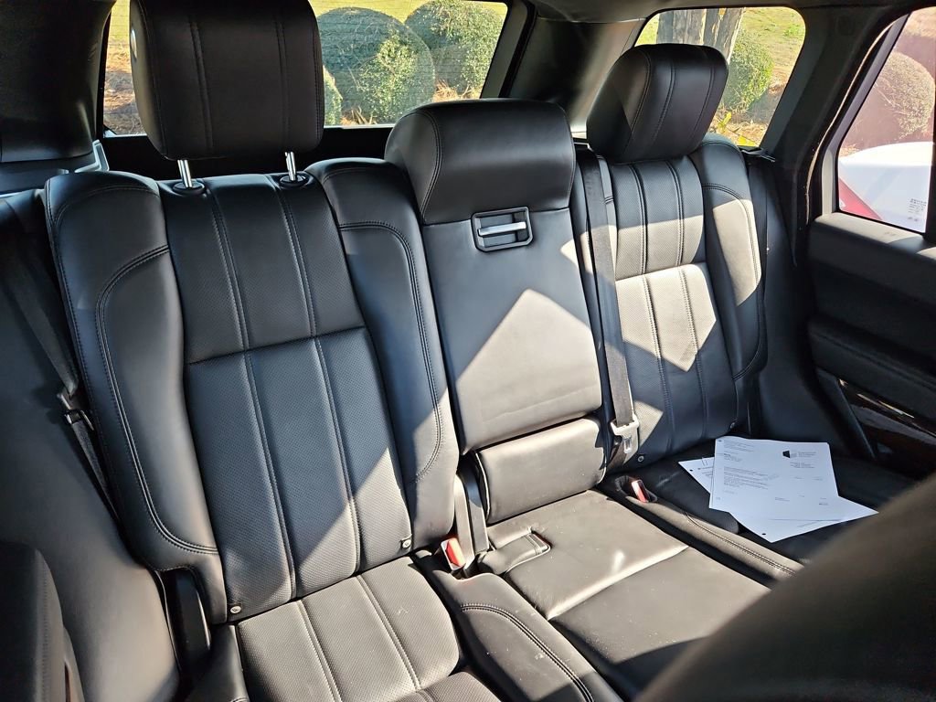 Used 2016 Land Rover Range Rover HSE image 10