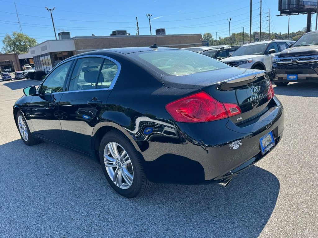 Used 2015 INFINITI Q40 AWD w/ Moonroof Package image 5