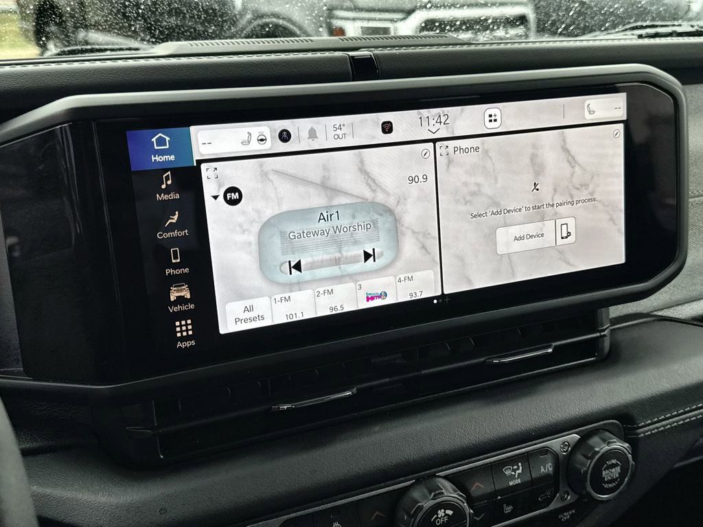 Used 2025 Jeep Wrangler Sahara image 19