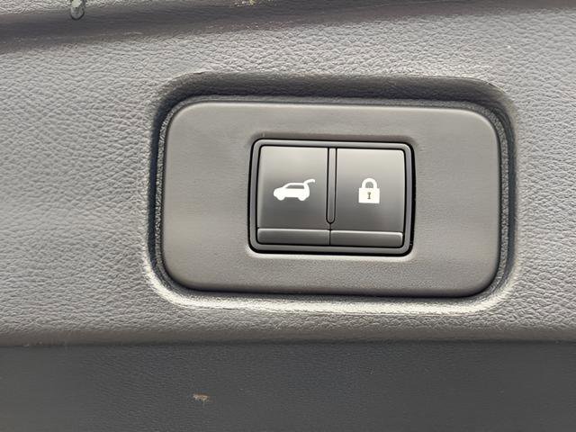 Used 2022 Nissan Pathfinder SL image 48