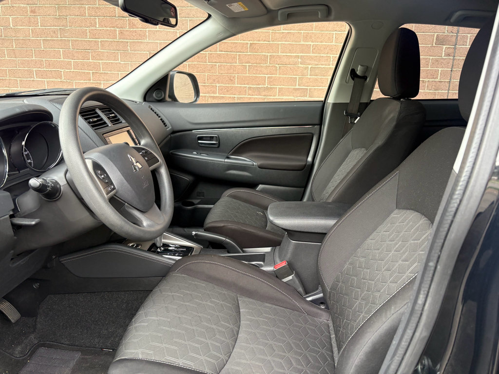 Used 2025 Mitsubishi Outlander Sport ES AWD/4WD image 9