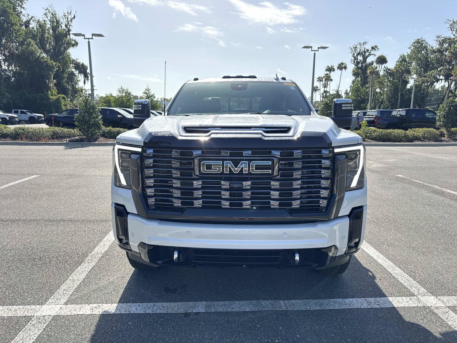 Used 2025 GMC Sierra 2500 Denali Ultimate AWD/4WD image 9