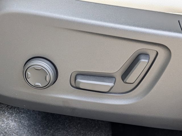 New 2025 Volvo XC40 B5 Plus w/ Protection Package Premier image 24