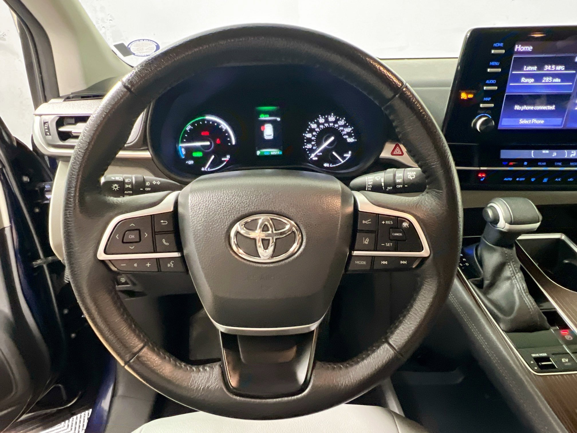 Used 2023 Toyota Sienna XLE image 17