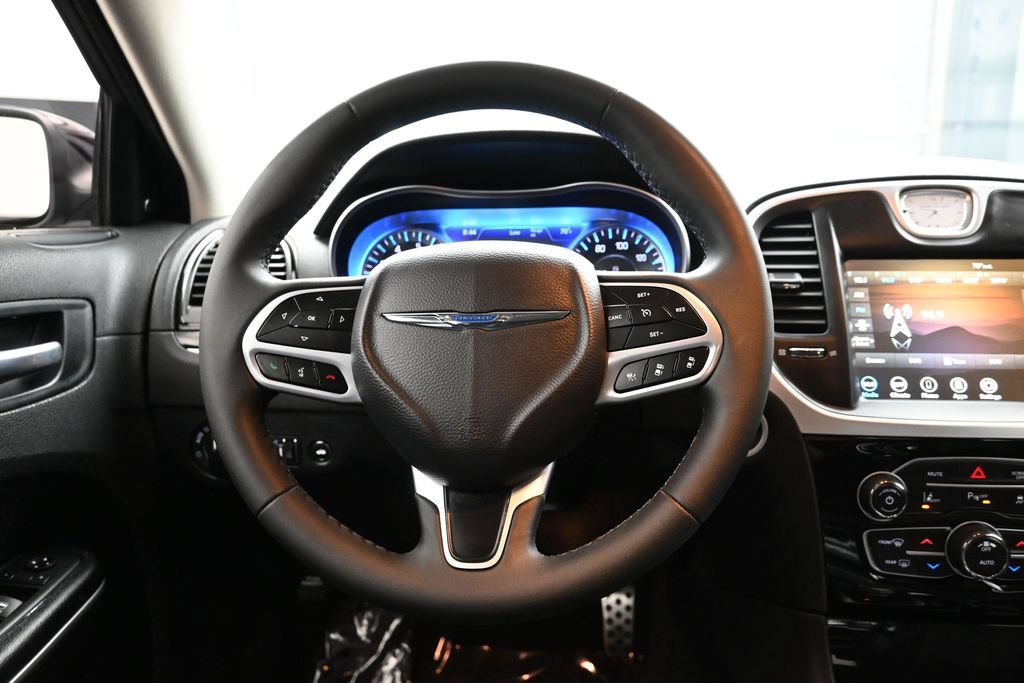 Used 2023 Chrysler 300 Touring w/ Safetytec Plus Group RWD image 30