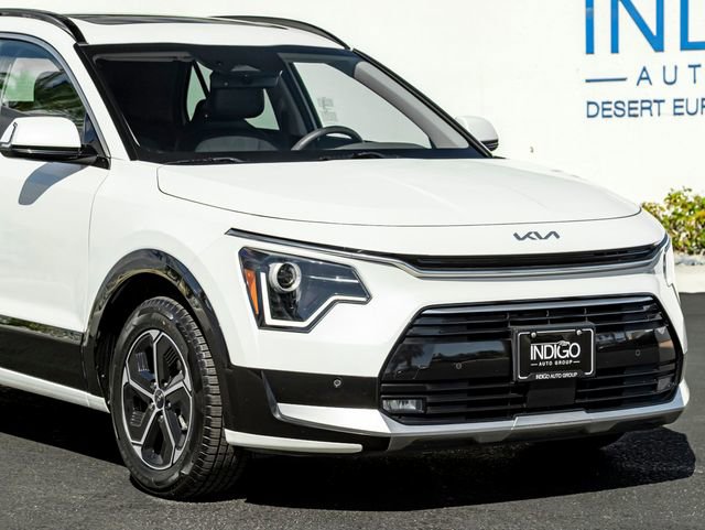 Used 2023 Kia Niro SX image 5