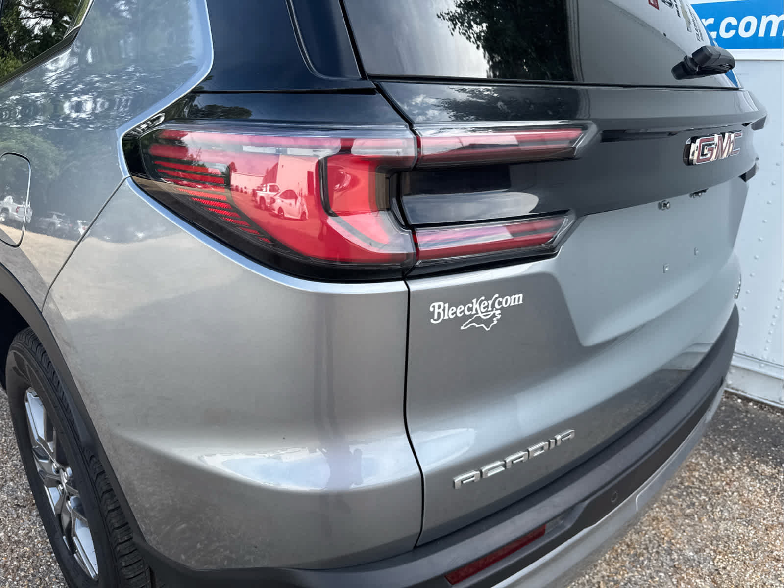Used 2025 GMC Acadia Elevation FWD image 18