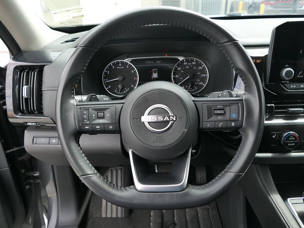 Used 2025 Nissan Pathfinder SV FWD image 18