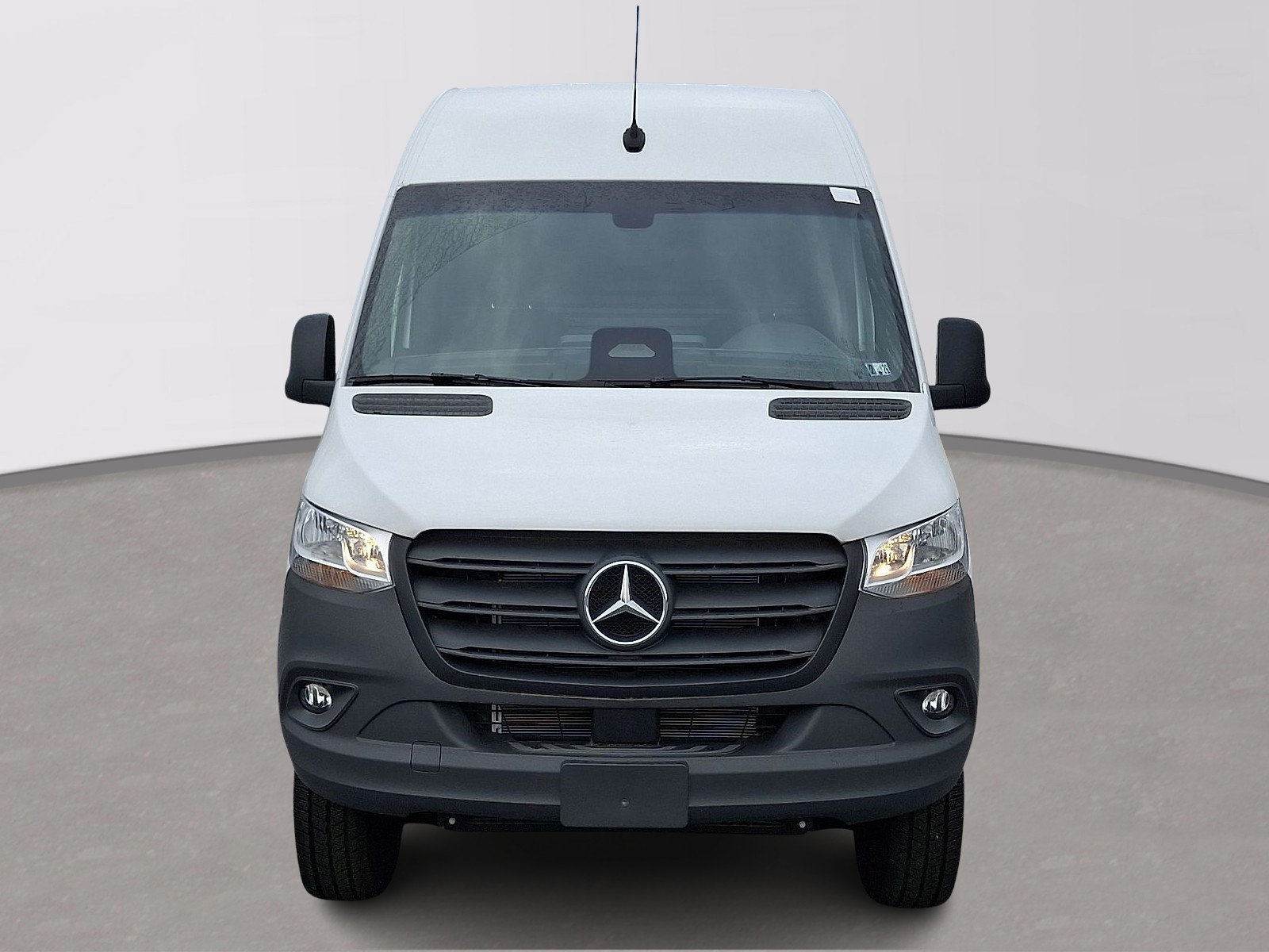 Used 2025 Mercedes-Benz Sprinter 2500 image 2