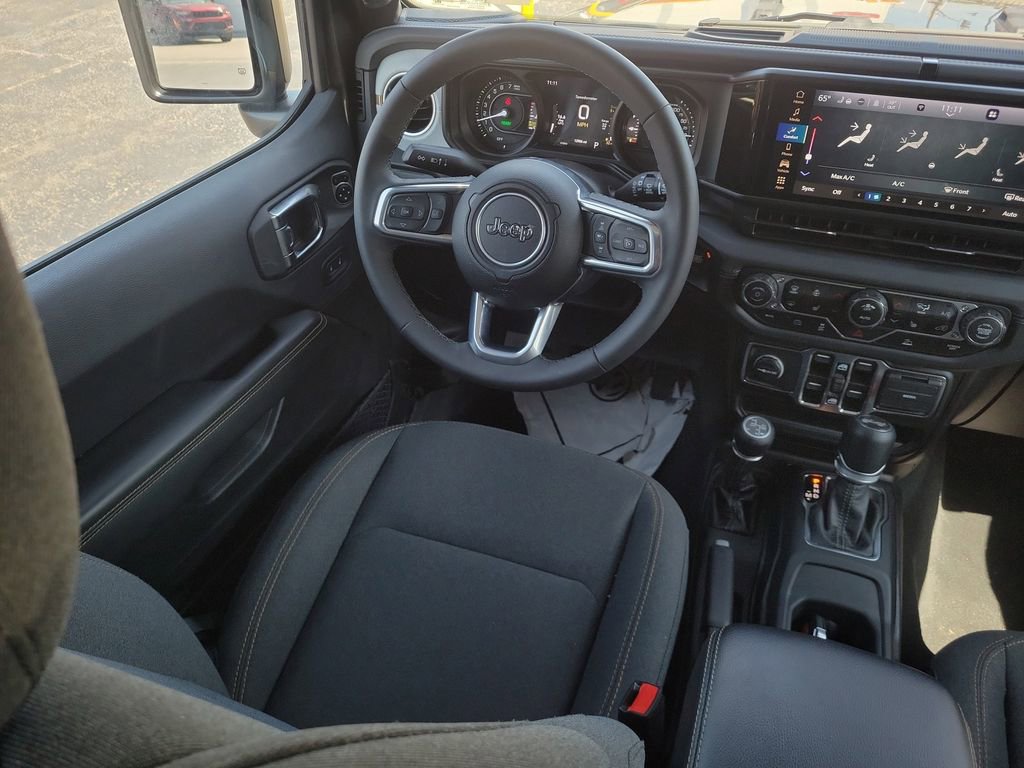 Certified 2025 Jeep Wrangler Unlimited Sahara AWD/4WD image 14