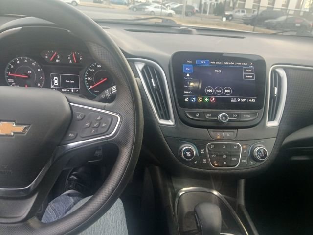 Used 2024 Chevrolet Malibu LT image 29