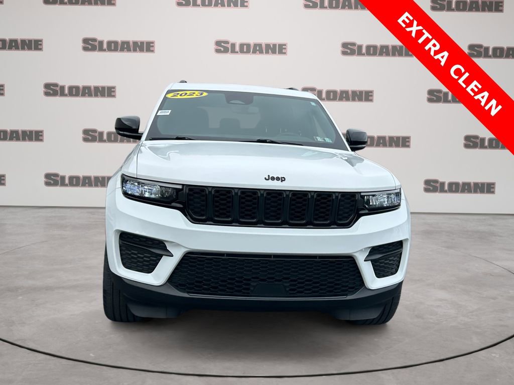 Used 2023 Jeep Grand Cherokee Altitude image 8