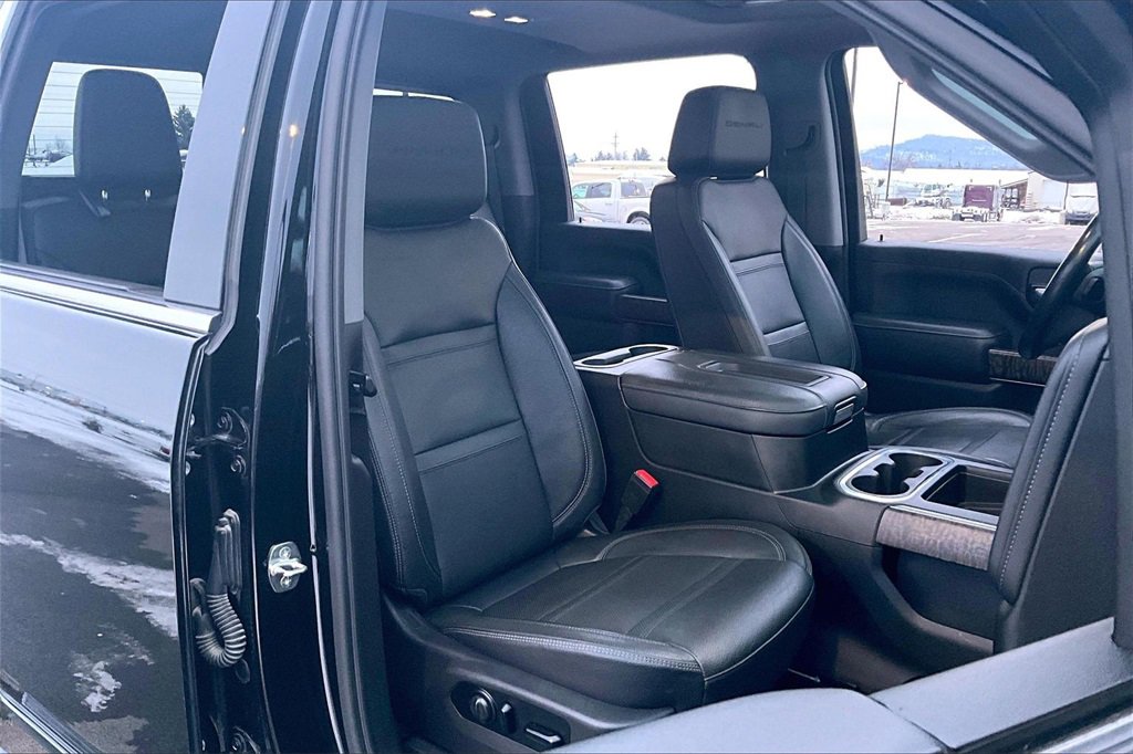 Used 2021 GMC Sierra 3500 Denali w/ Denali Ultimate Package image 7