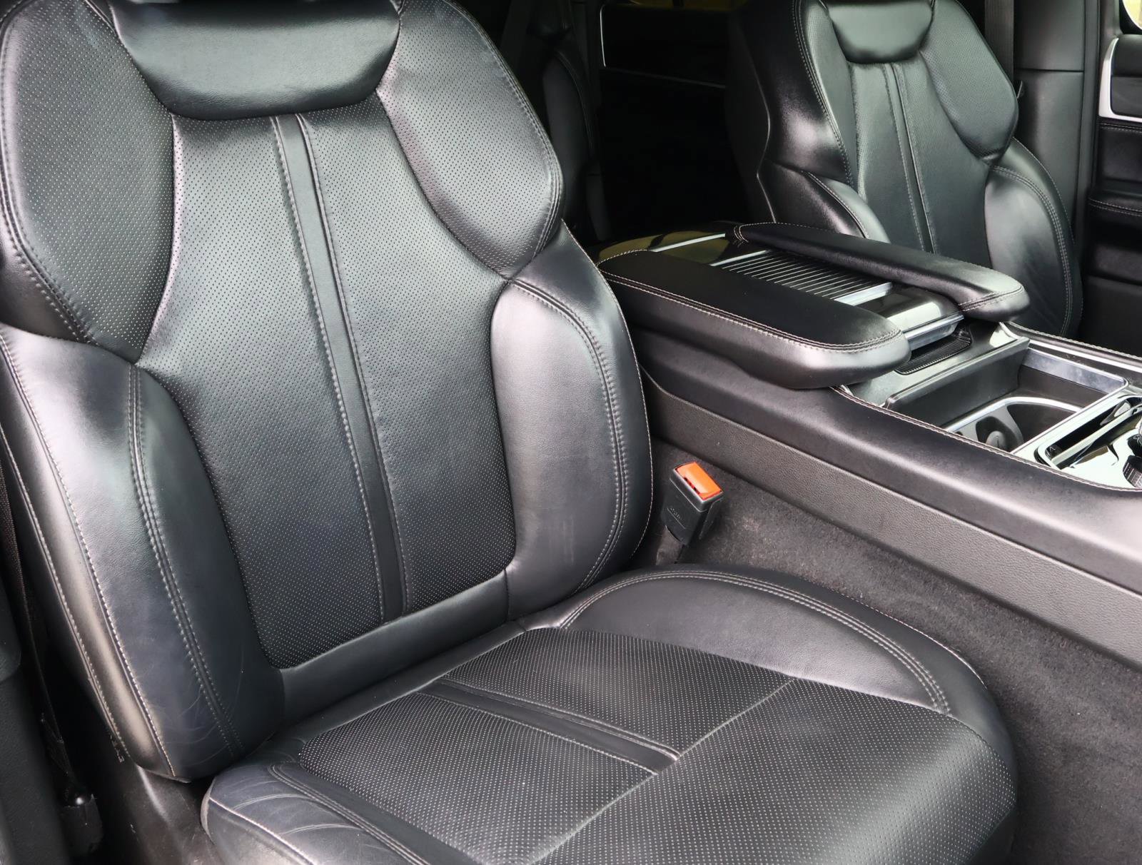 Used 2022 Jeep Wagoneer Series I w/ Premium Group I AWD/4WD image 19