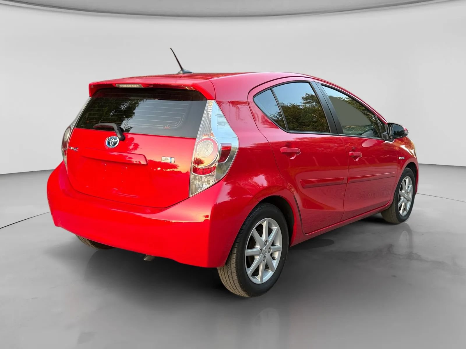 Used 2012 Toyota Prius C Three FWD image 5