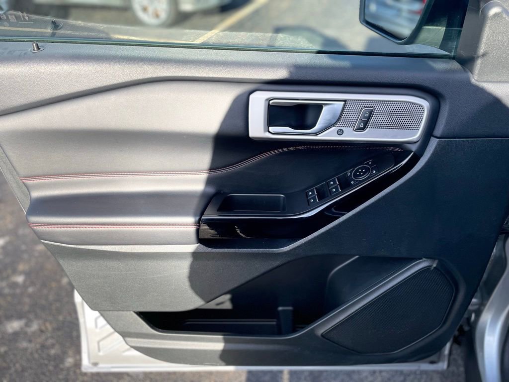 Used 2024 Ford Explorer ST-Line w/ Class IV Trailer Tow Package AWD/4WD image 14